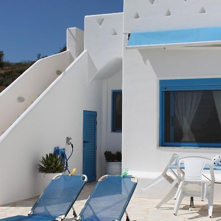 Blue Sea Villa & Apartments Makrýgialos Eksteriør billede