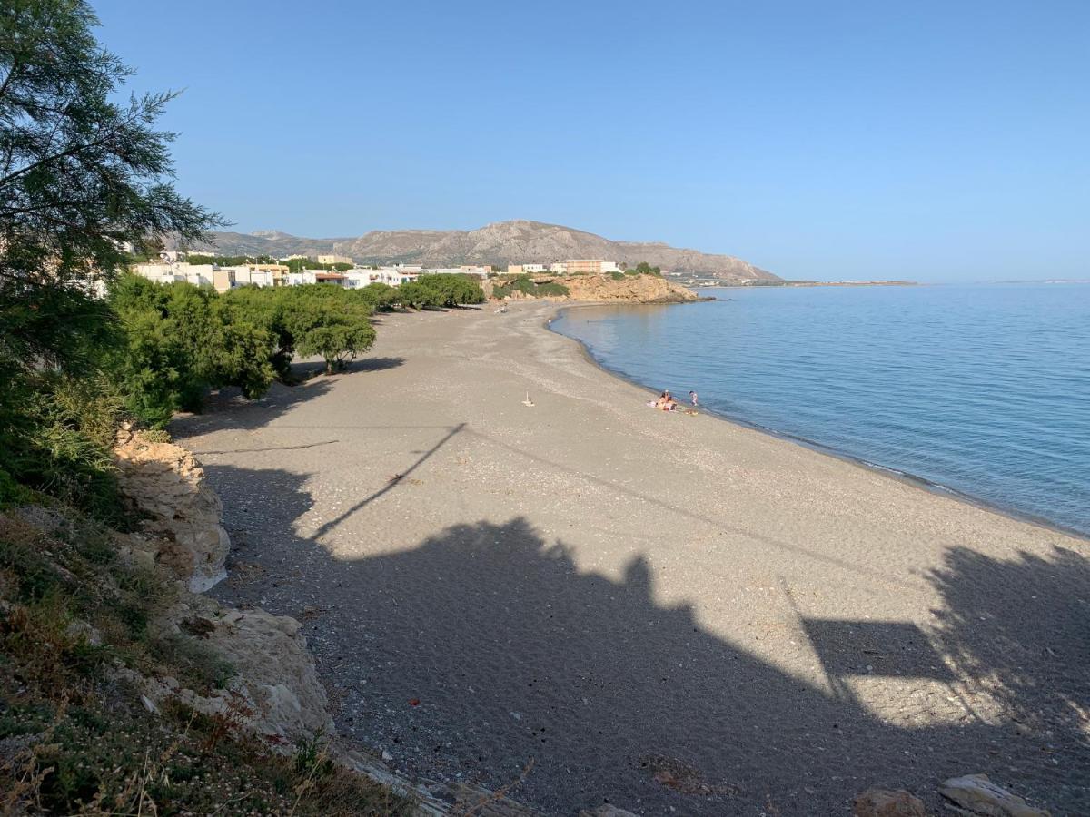 Blue Sea Villa & Apartments Makrýgialos Eksteriør billede