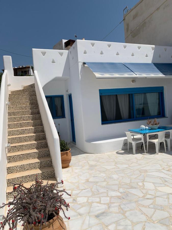 Blue Sea Villa & Apartments Makrýgialos Eksteriør billede