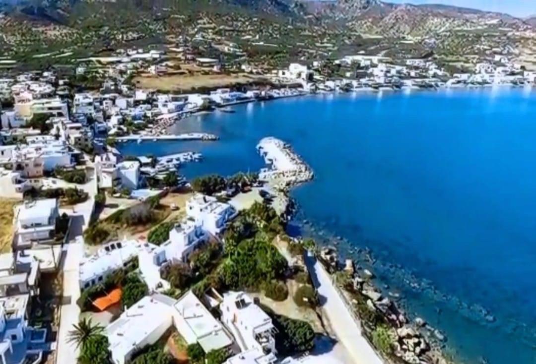Blue Sea Villa & Apartments Makrýgialos Eksteriør billede