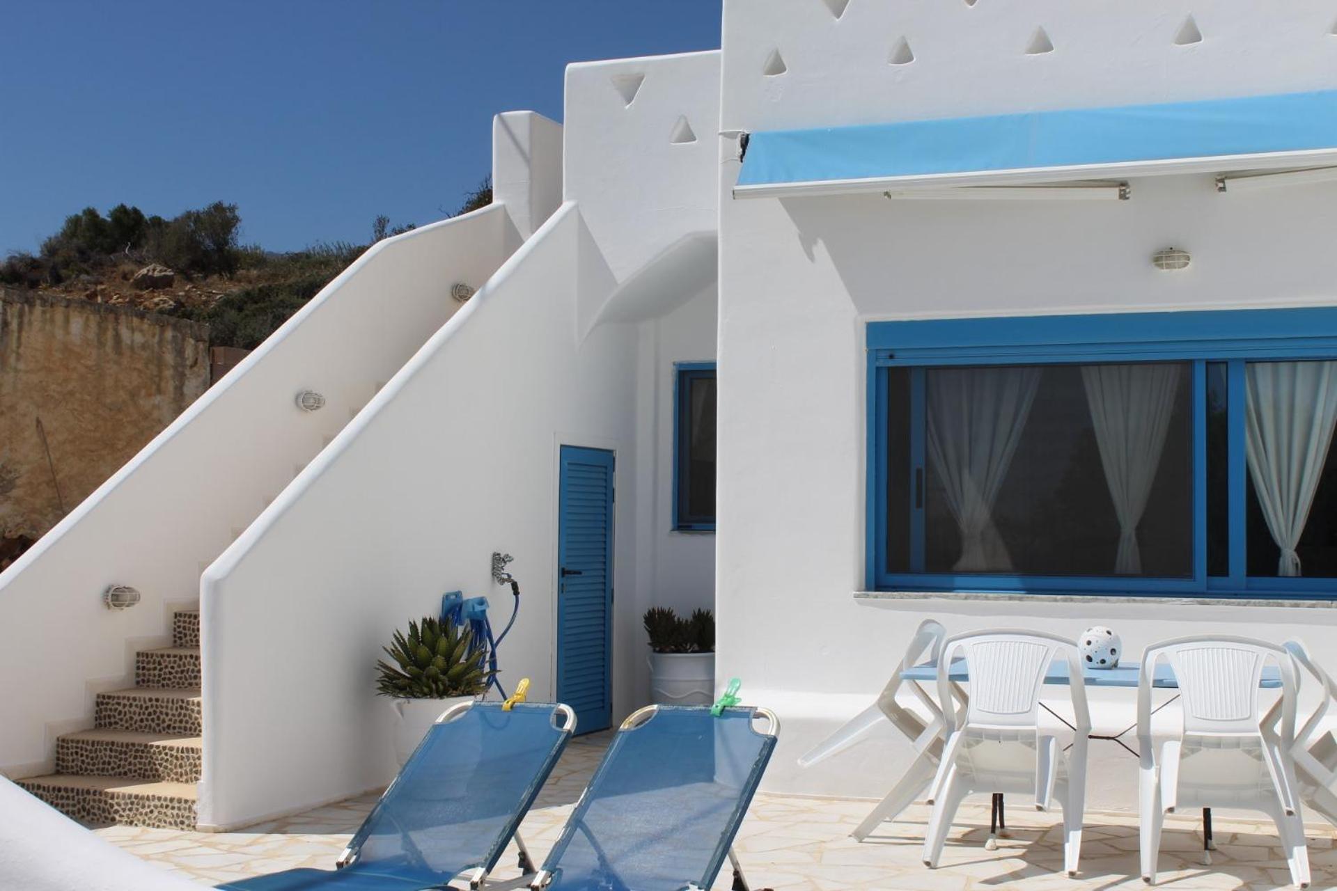 Blue Sea Villa & Apartments Makrýgialos Eksteriør billede