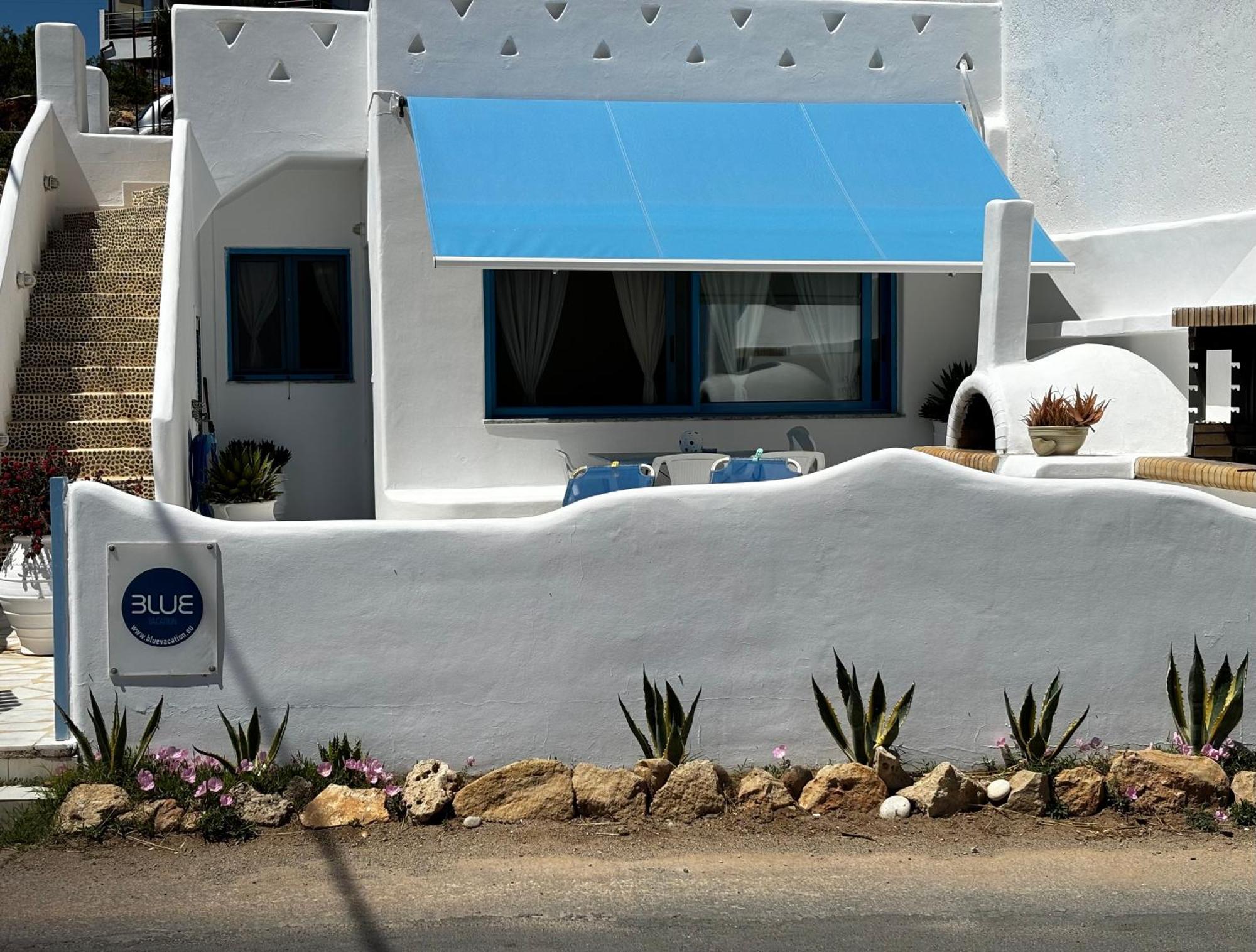 Blue Sea Villa & Apartments Makrýgialos Eksteriør billede